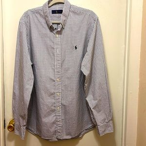 Men’s casual button down shirt.